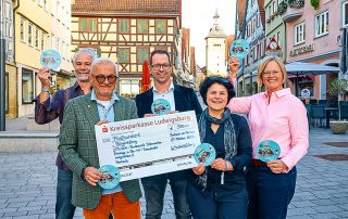 Spenenübergabe: Die Bürgerstiftung Schillerstadt Marbach unterstützt LETsDOK · v.l. Oliver Heise- Dr- Michael Herzog, BM Jan Trost, Sabine Willmann, Swantje Hammer · Foto: Florian Gerlach