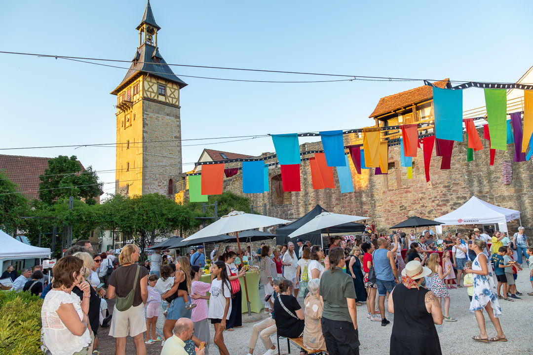 Stadtmarketing Schillerstadt Marbach: 25-jähriges Jubiläumsfest auf dem Burgplatz · Foto Corinna Holzer